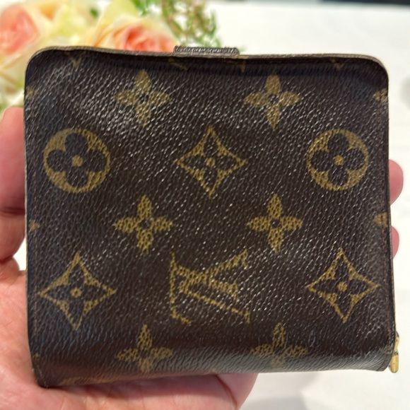 Authentic Louis Vuitton compact wallet - Picture 3 of 14